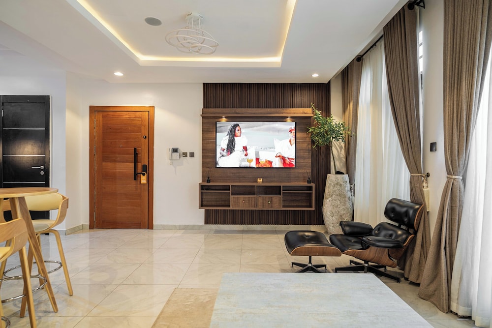 George Residence Ologolo Lekki