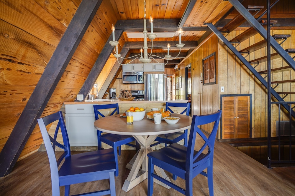 Horizon by Avantstay Stunning A-frame Cabin w Hot Tub Billiards Lake Views