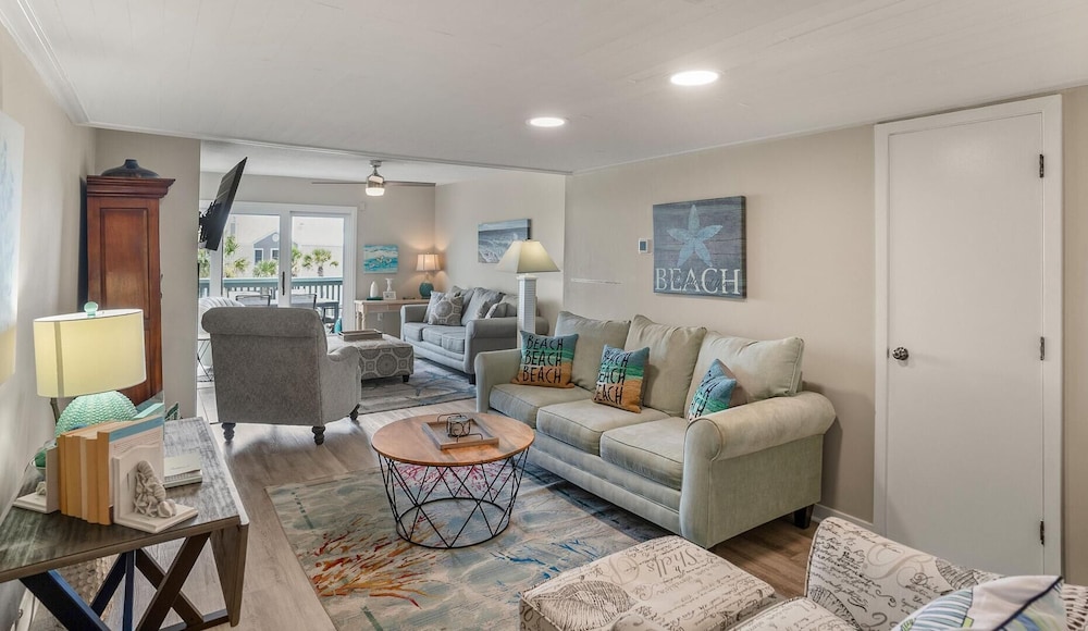 Condo with Resort Access - Great North Island Location