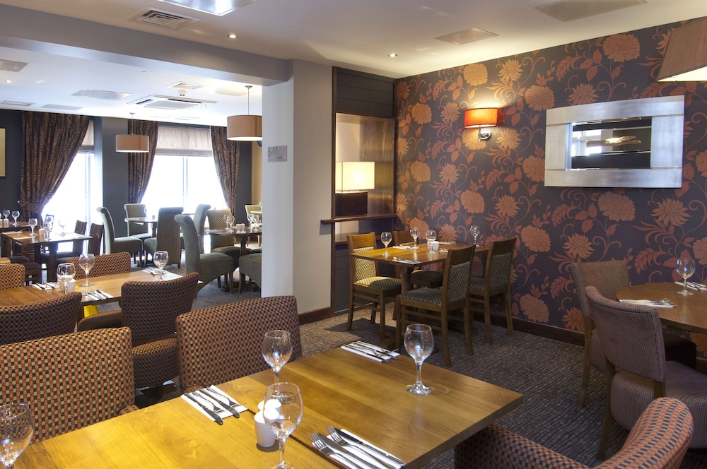 Premier Inn London Ealing 13