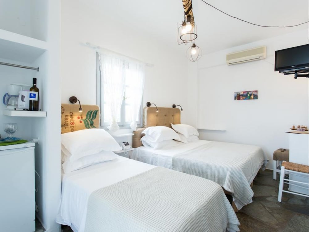 Evi Rooms