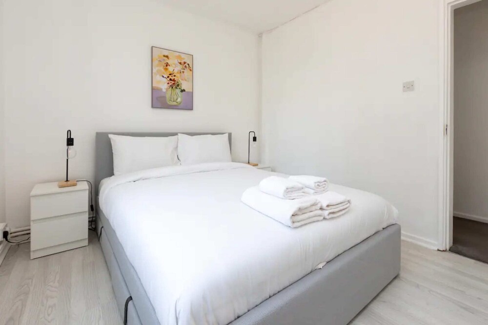Spacious & Welcoming 4BD House - Kennington