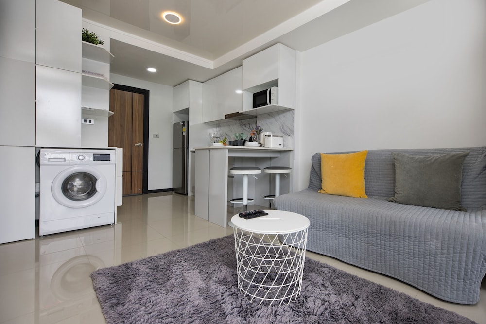Chill & Relax Stay at Rawai Condo 311