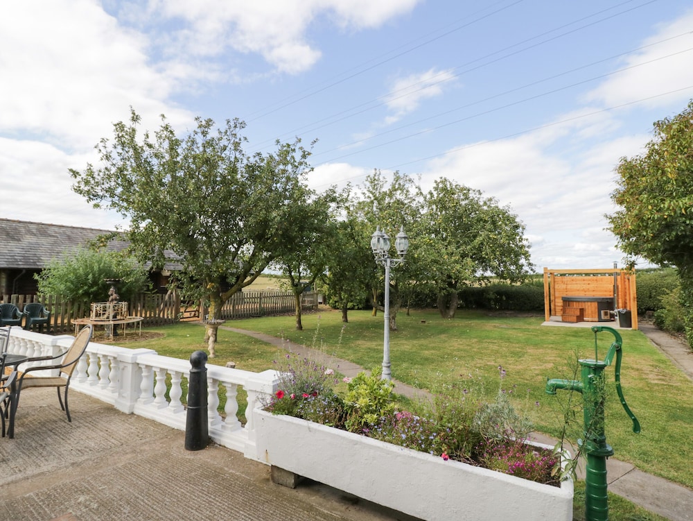 Far Coley Farm and Kilnhurst Log Cabin