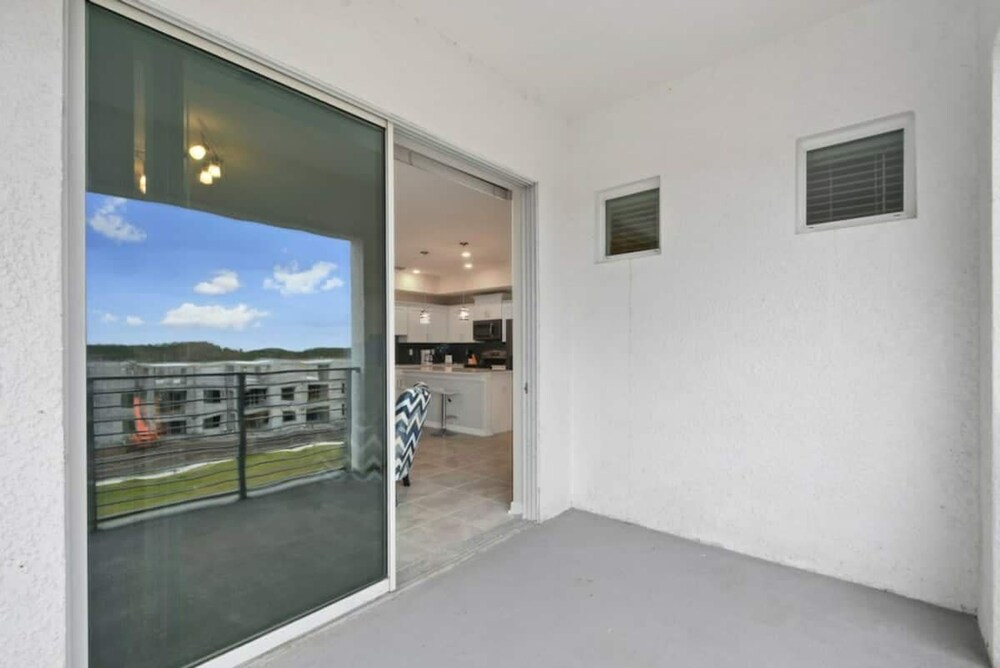 3120 Unit 406 Stunning 2B Apartment