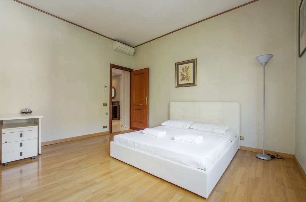 Luxury Macrobio Flat