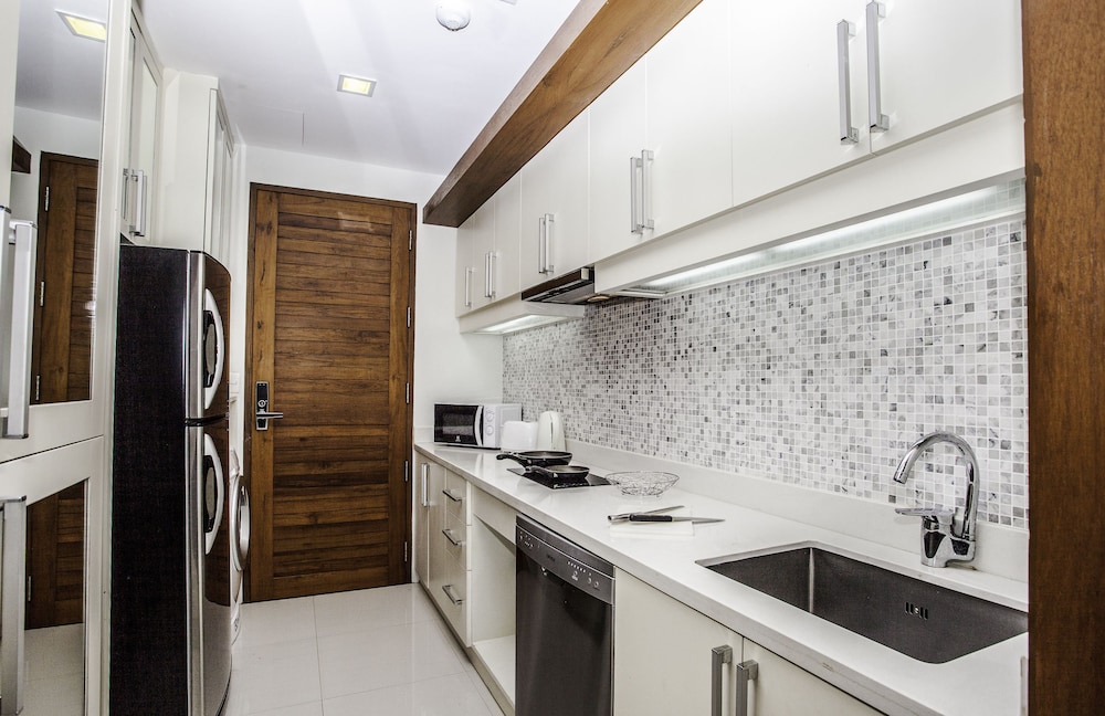 Q Kata Residence