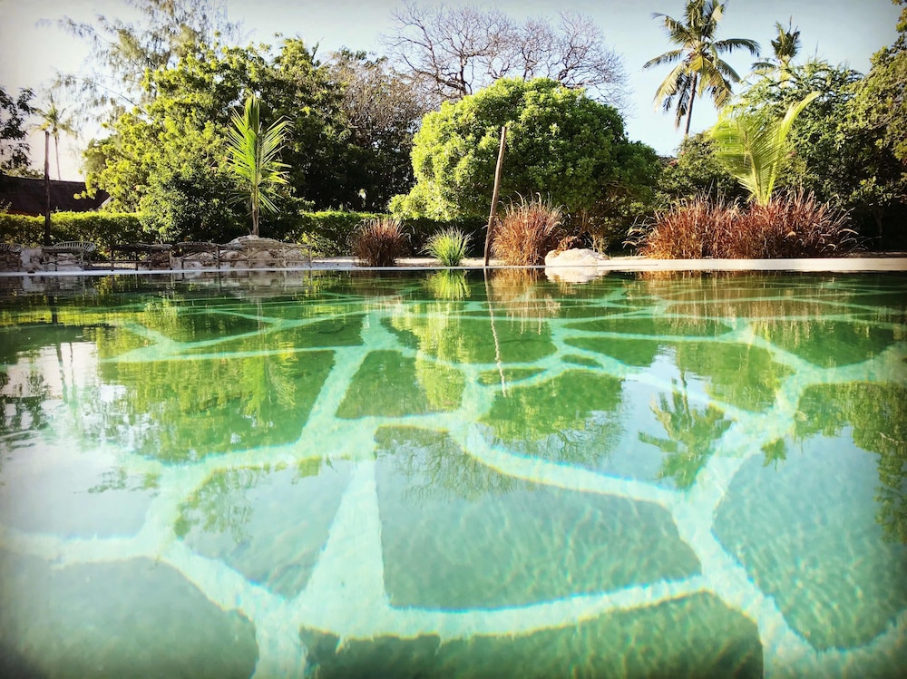 Rock and Sea Resort
