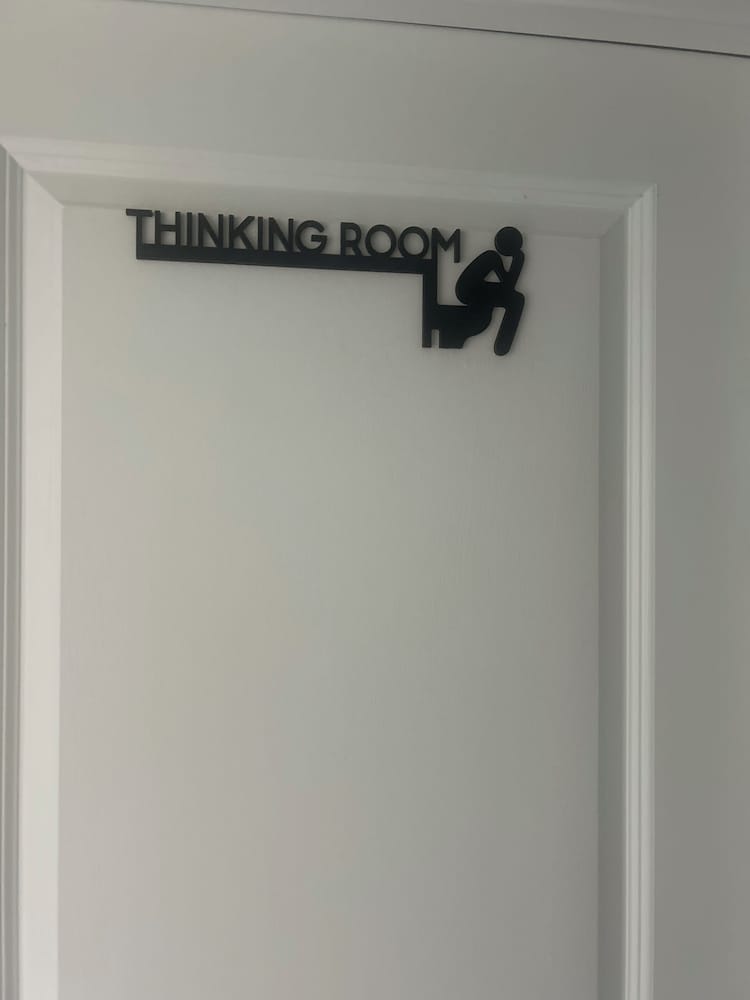 Cozy 2-3 Bedroom Apt in Center City