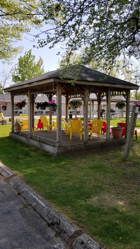 Wasaga Beach Inn And Cottages