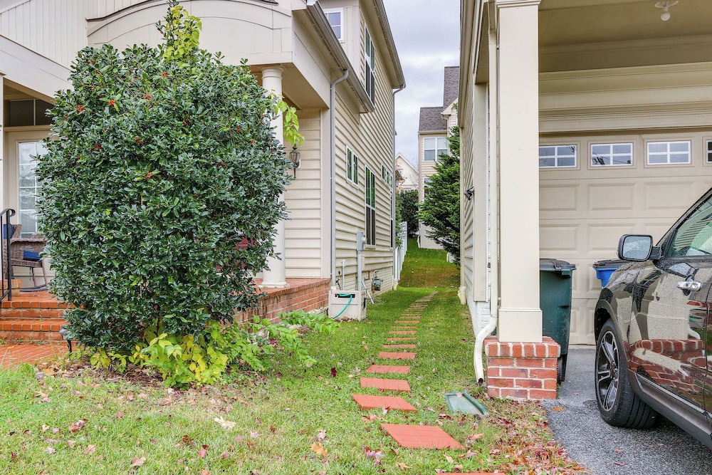 Clarksburg Getaway Near DC + Baltimore Sights!