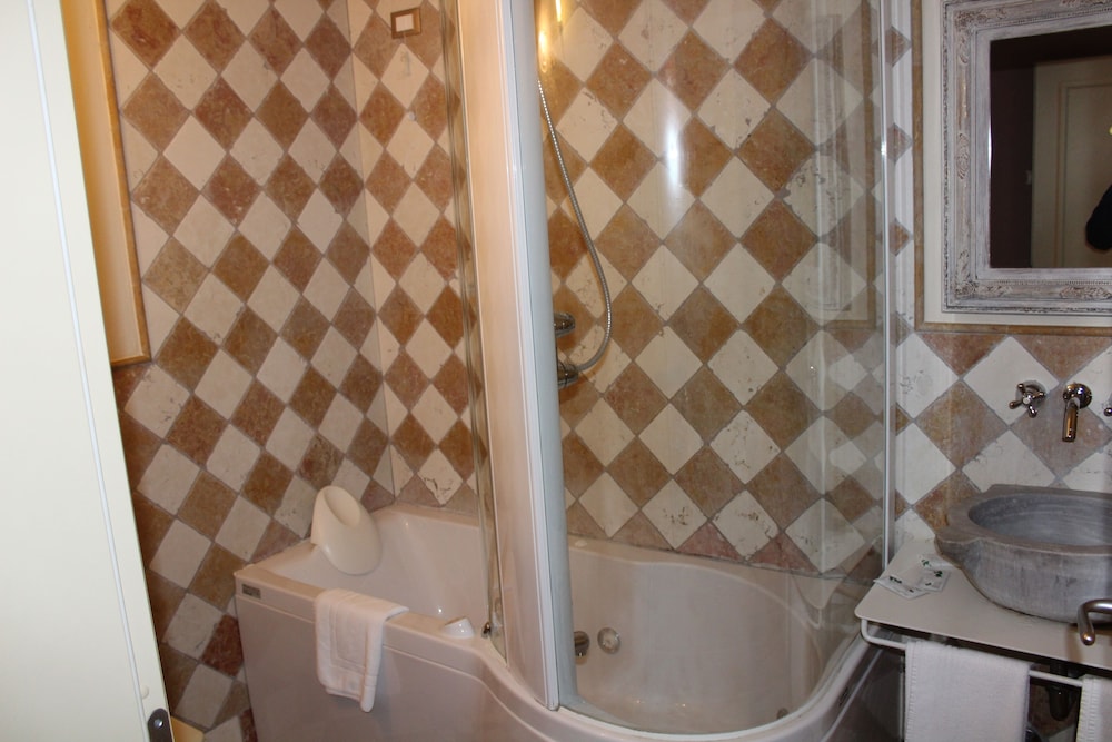 Photo 35
