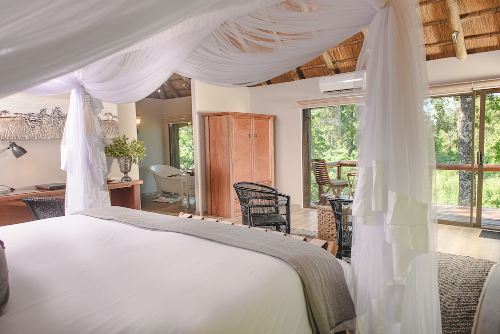 Karongwe - River Safari Lodge