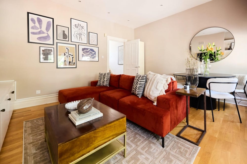 The Waterlow Park Wonder - Trendy 2bdr With Study Room and Patio