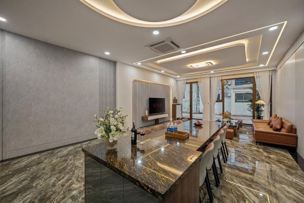 T P Villa