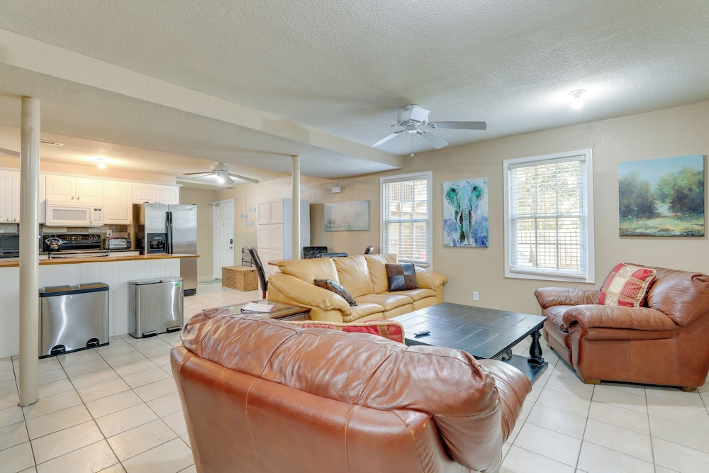 Pet-friendly Lilburn Duplex w/ Patio & Grills!