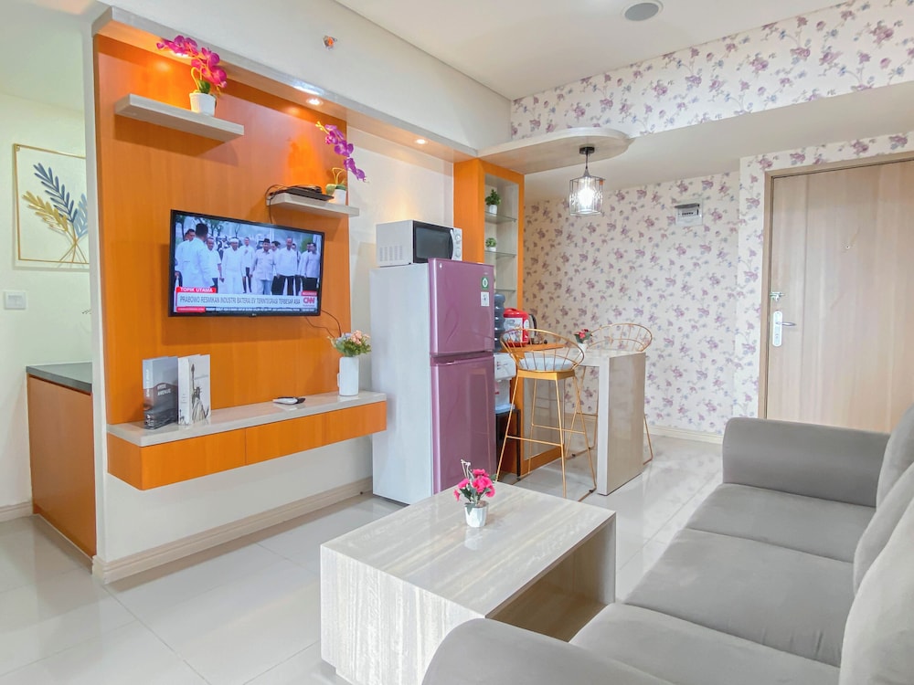 Comfort And Tidy 2Br With Extra Room Apartment Meikarta
