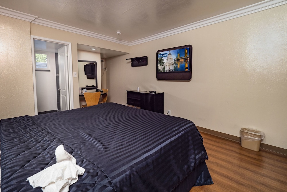 Travelodge by Wyndham Sacramento Convention Center