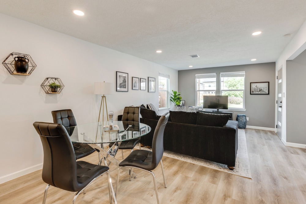 Updated Home w/ Hot Tub in Houston's Northside!
