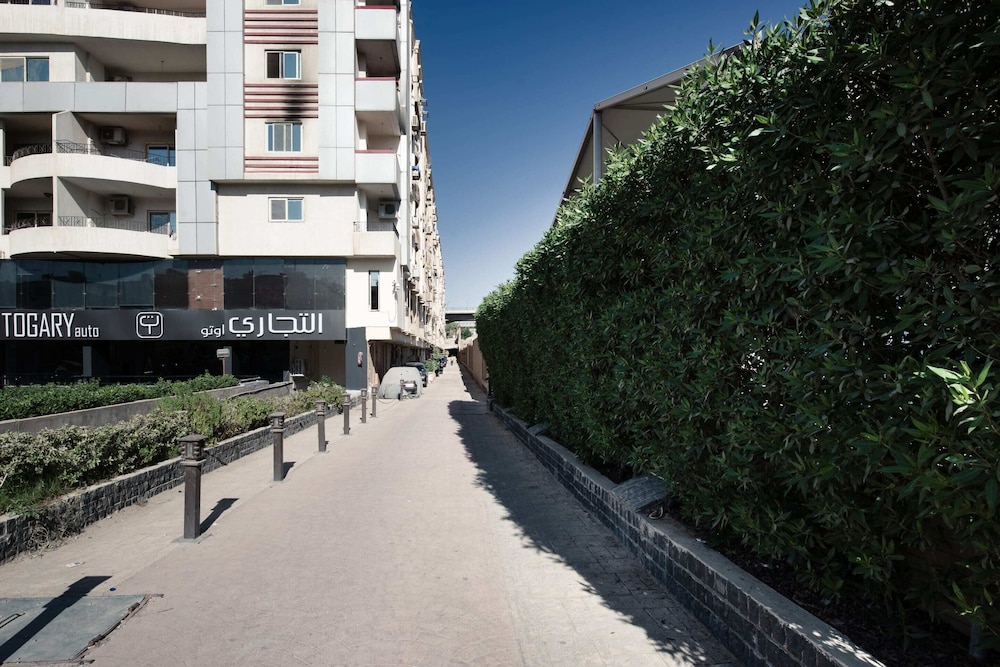 Xuru Stays I Heliopolis Rock