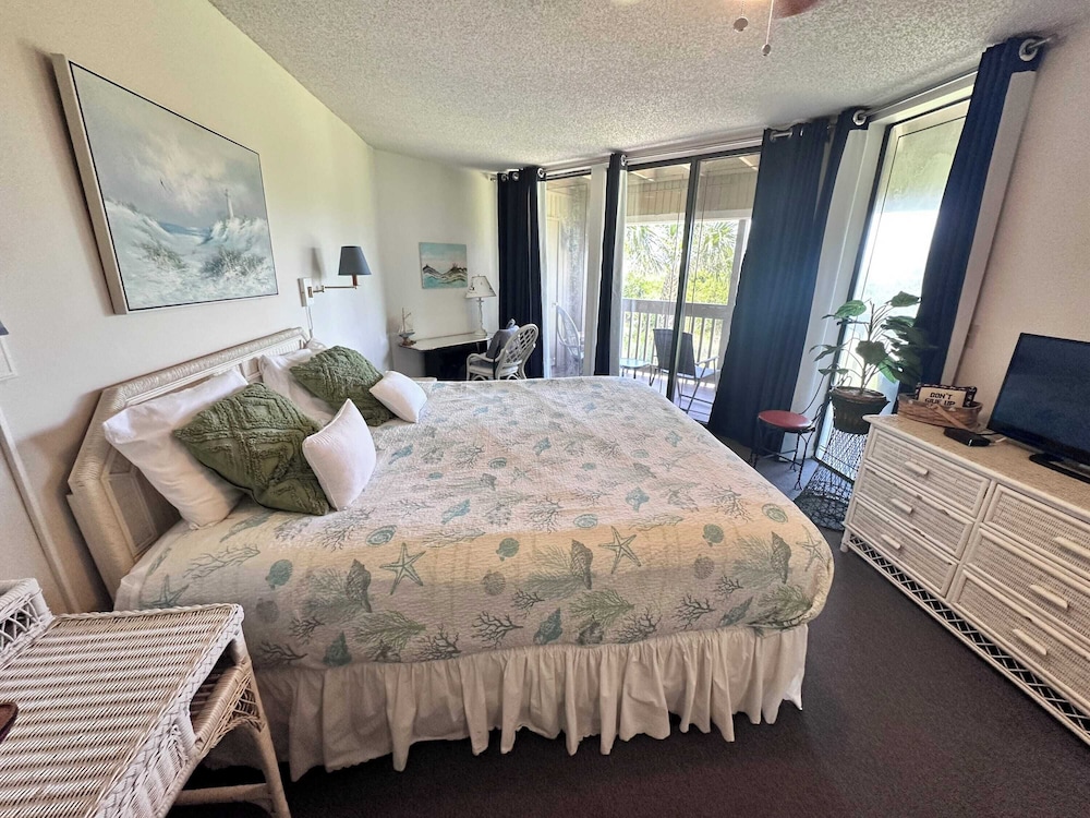 Oceanfront Elegance: Luxe Condo in St. Augustine