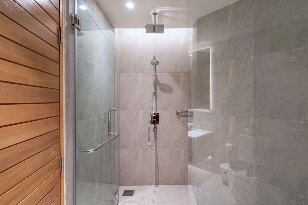 Sea View Condo BluePoint 817 Adults Only