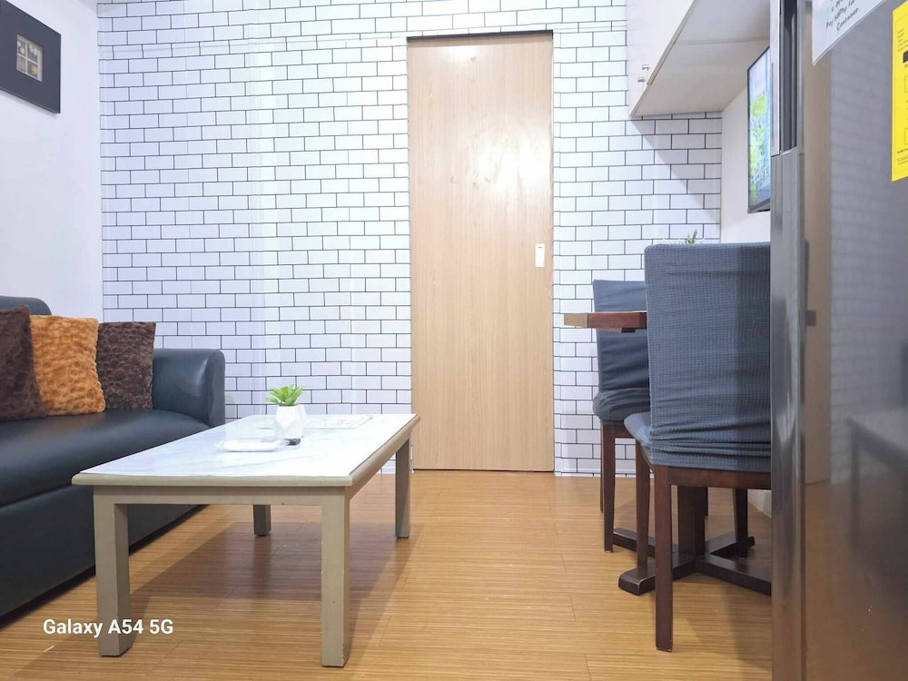 Homey 1BR With Balcony City View in Grace Res