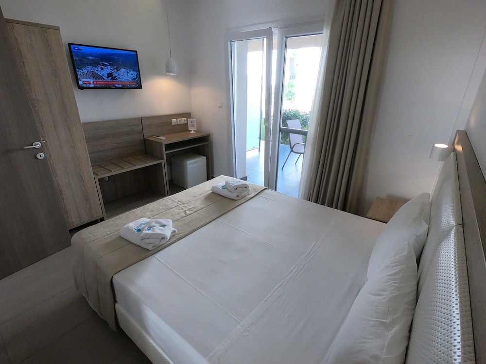 Finikas Garden Beach Resort Nikiti