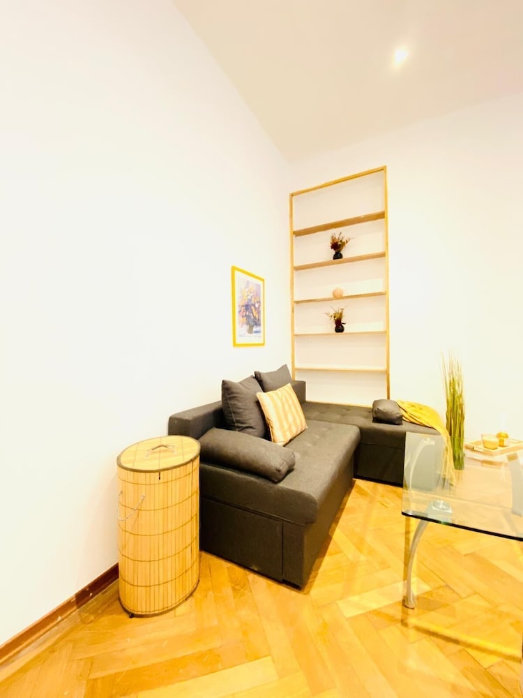 Bright and Spacious 2BR Flat Westbahnhof
