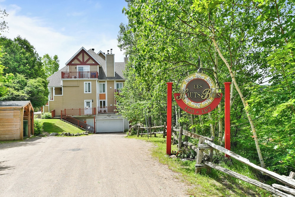 Les Haut Bois Condominiums -RVMT