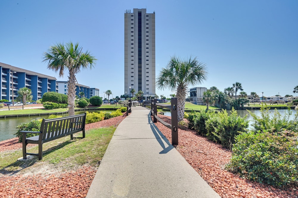 Pools, Hot Tubs & Ocean Access: Myrtle Beach Condo