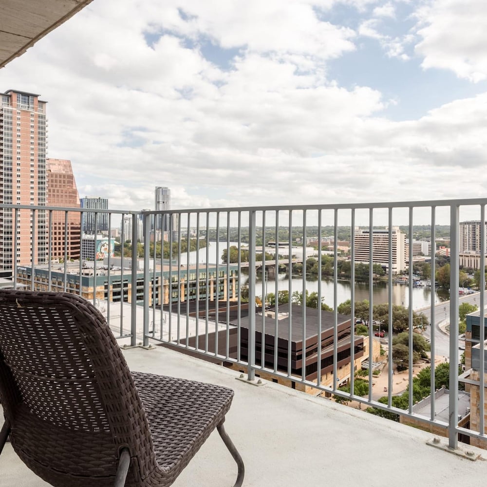 Kasa Spacious 1BD With Private Balcony 2nd Street view 5