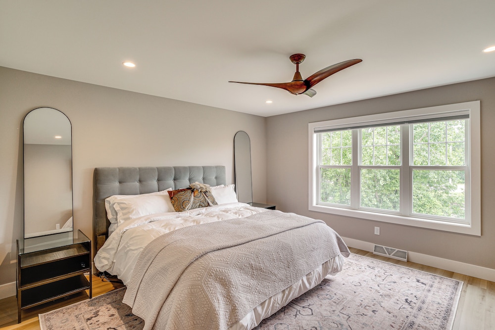 Walk to Beaches + Restaurants: Elkhart Lake Escape