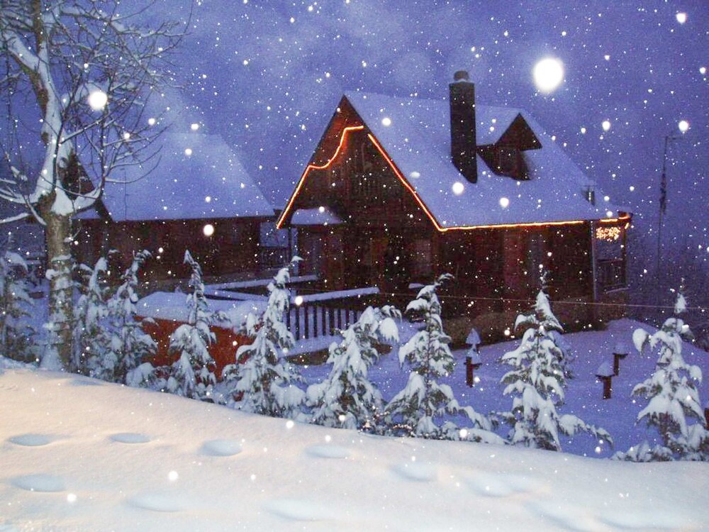 Kedra Village Cozy Chalet - Mountain Getaway