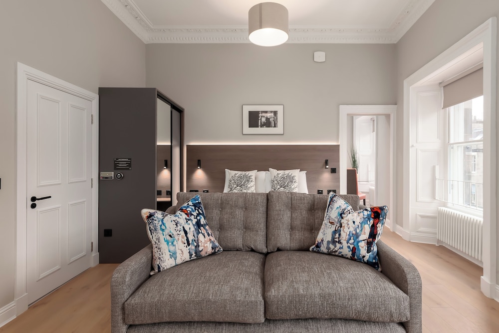 Destiny Scotland George IV Apartments