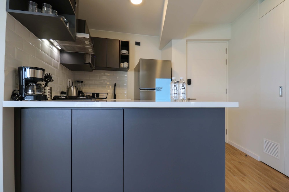 w Elegant 2BR With Balcony in San Isidro
