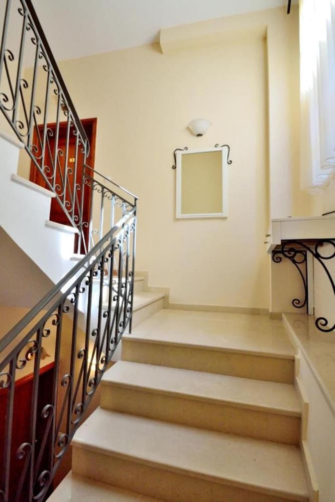 Katrina Superior Apartment 5 With Balcony view 5