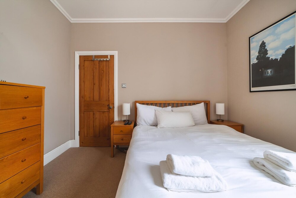 Charming One-Bed Oasis in Hammersmith