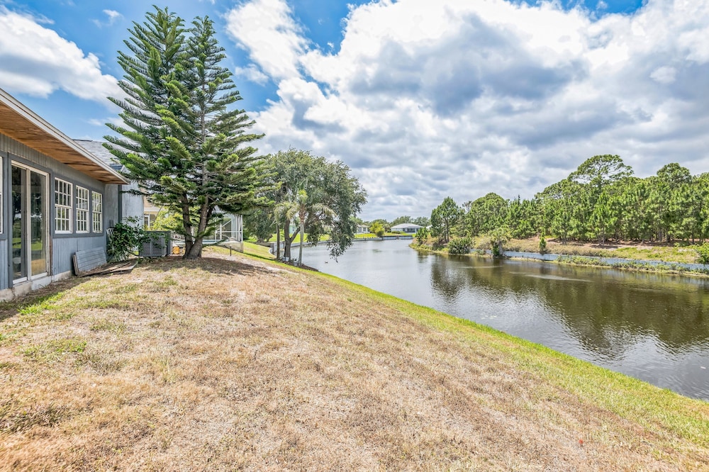 Relaxing Family Retreat In The Heart Of Sebastian 3 Bedroom Home