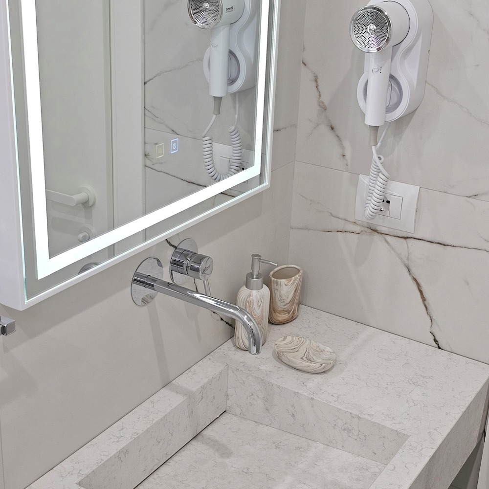Ares Beachfront Luxury Rooms