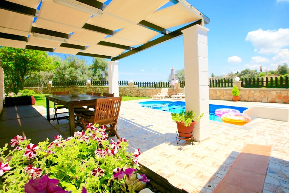 Kiriana Villa by LeaderStay