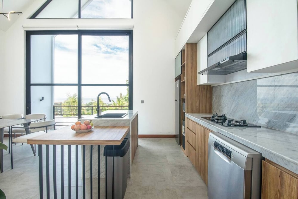 Elegant Villa Sinara 2BR With Sea View