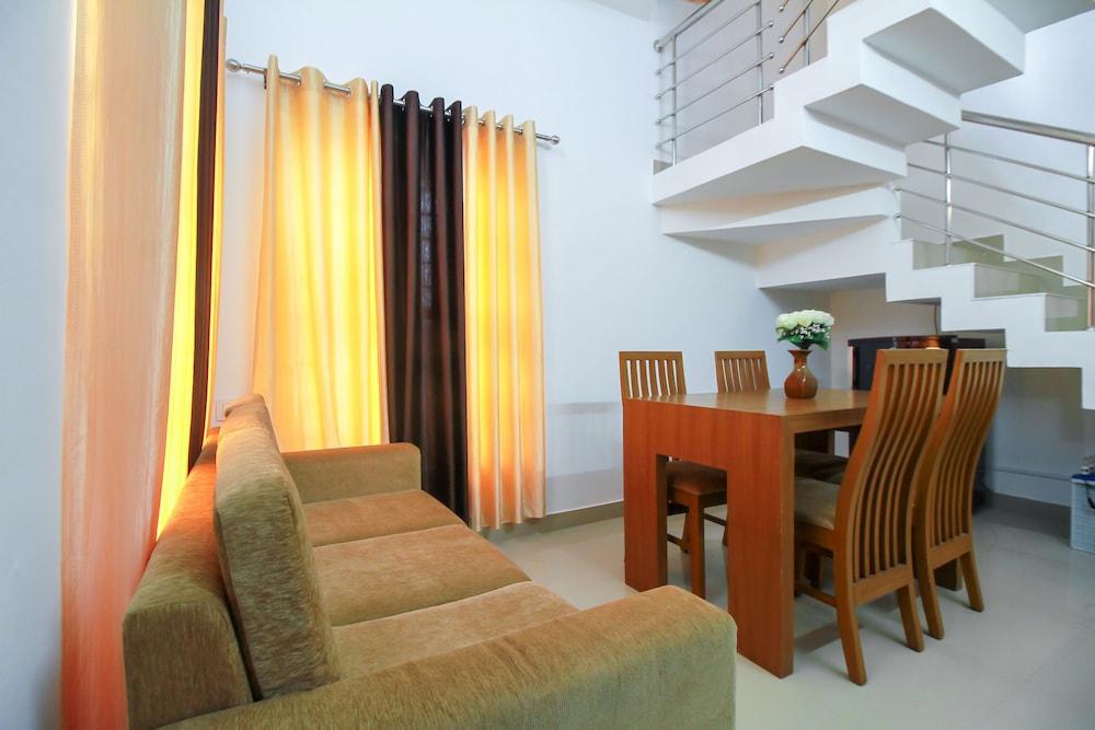 OYO 25109 Pooppas Villas view 2