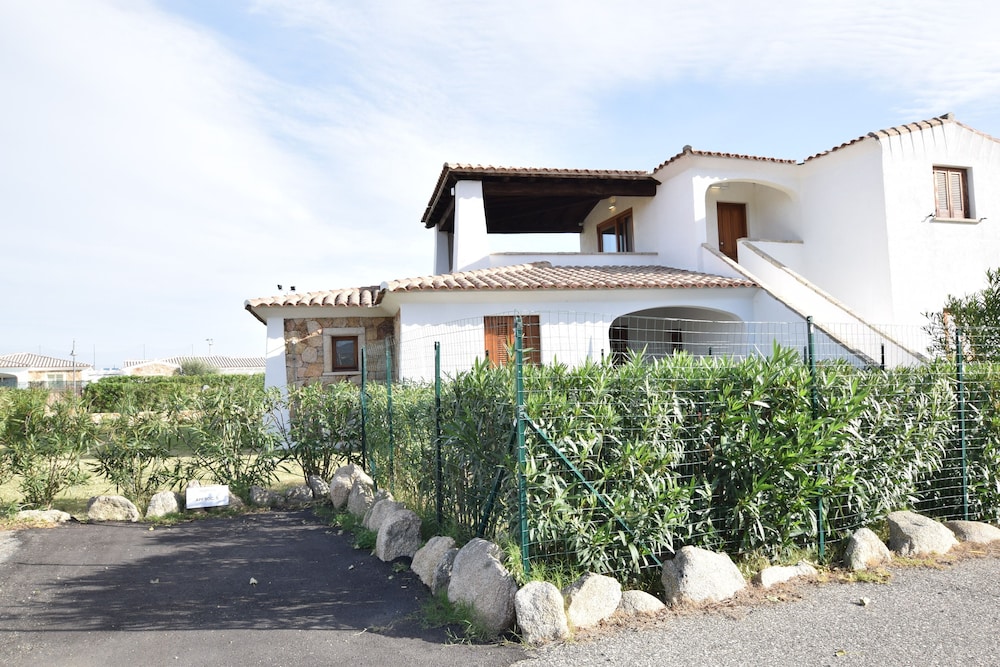 Luisa Apartment In Budoni Shared Pool