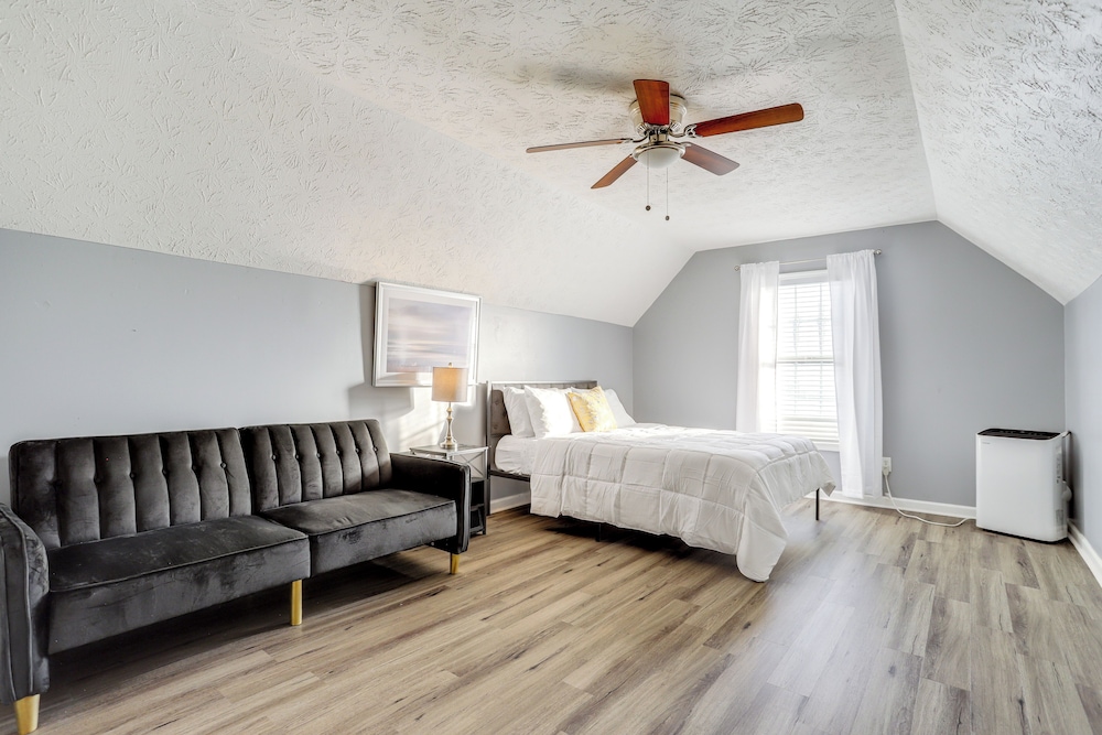 Close to Shopping: Pet-friendly Lawrenceville Home