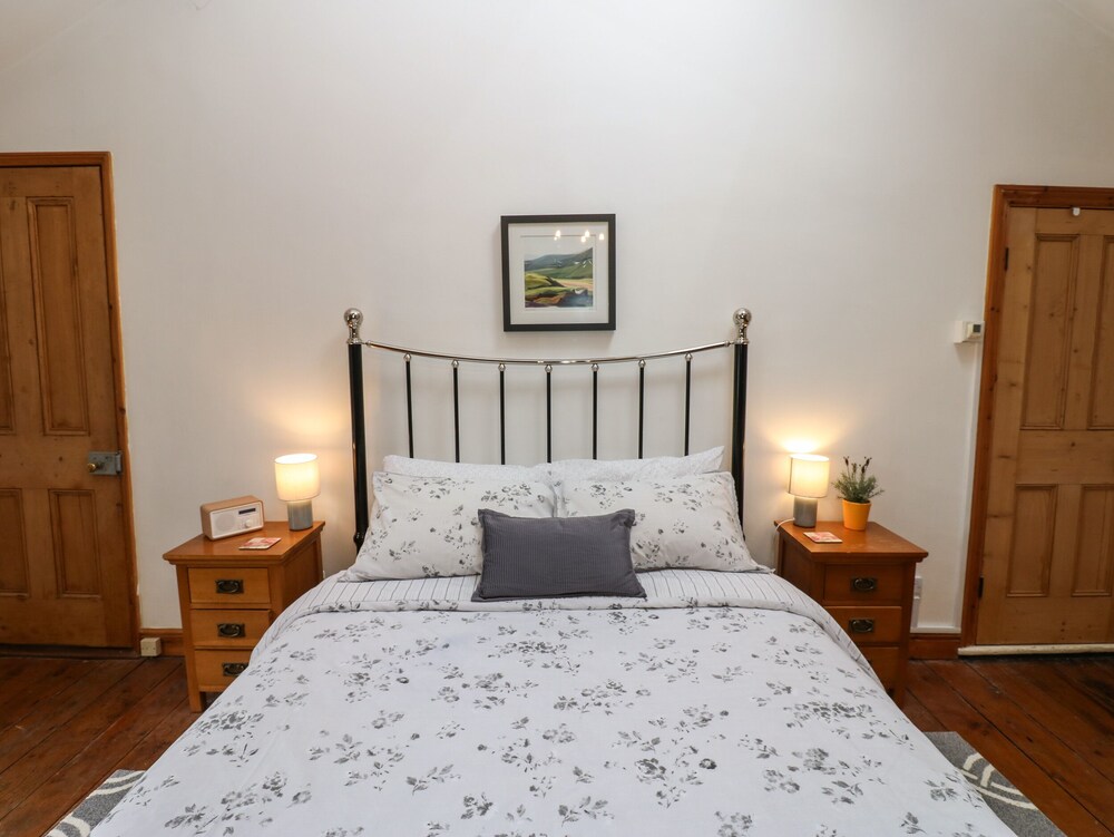 Wayside Cottage view 5