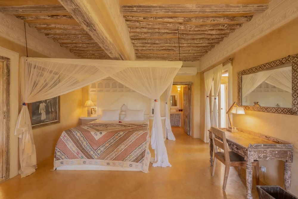 Amani House 5 Bedrooms Sleeps 10