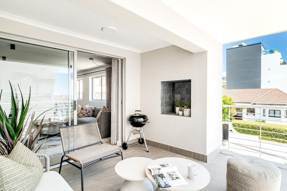 Green Point Modern 2bed Apartment Azura Atlantic