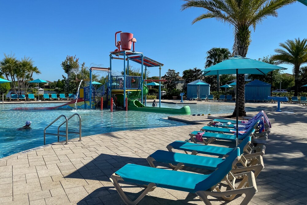 The Palace at Geneve - Image 2