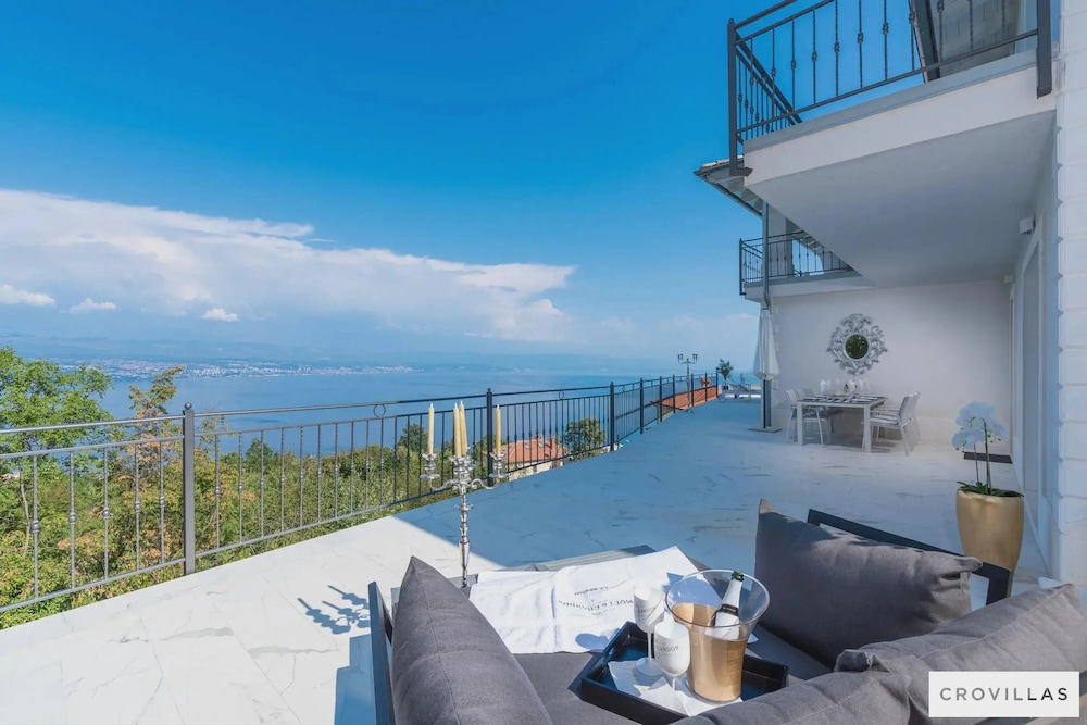 Villa Lauriana Nearby Opatija - Crovillas